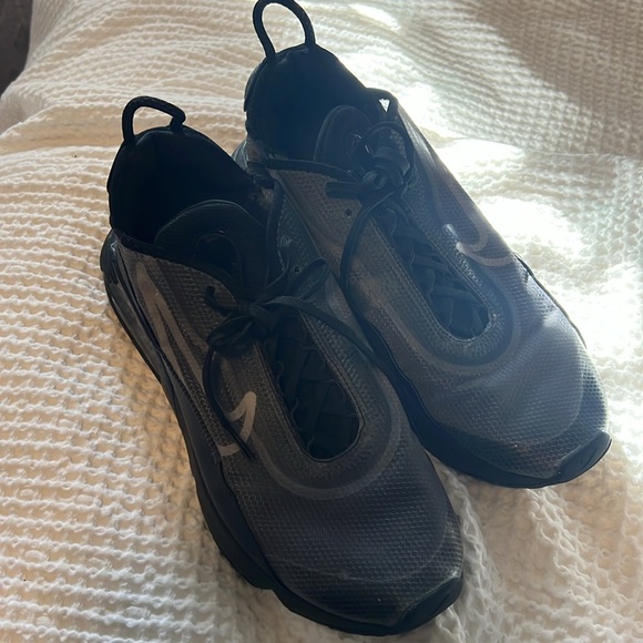 Nike - Picture 3 of 3